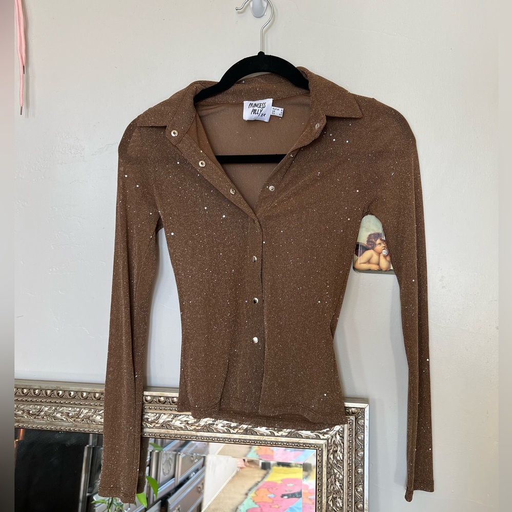 Button up - Picture 2 of 3